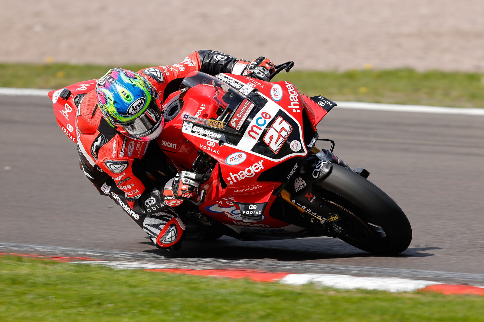 2022 British Superbike Oulton Park: Ray kembali ke jalur kemenangan dalam kemenangan pelarian